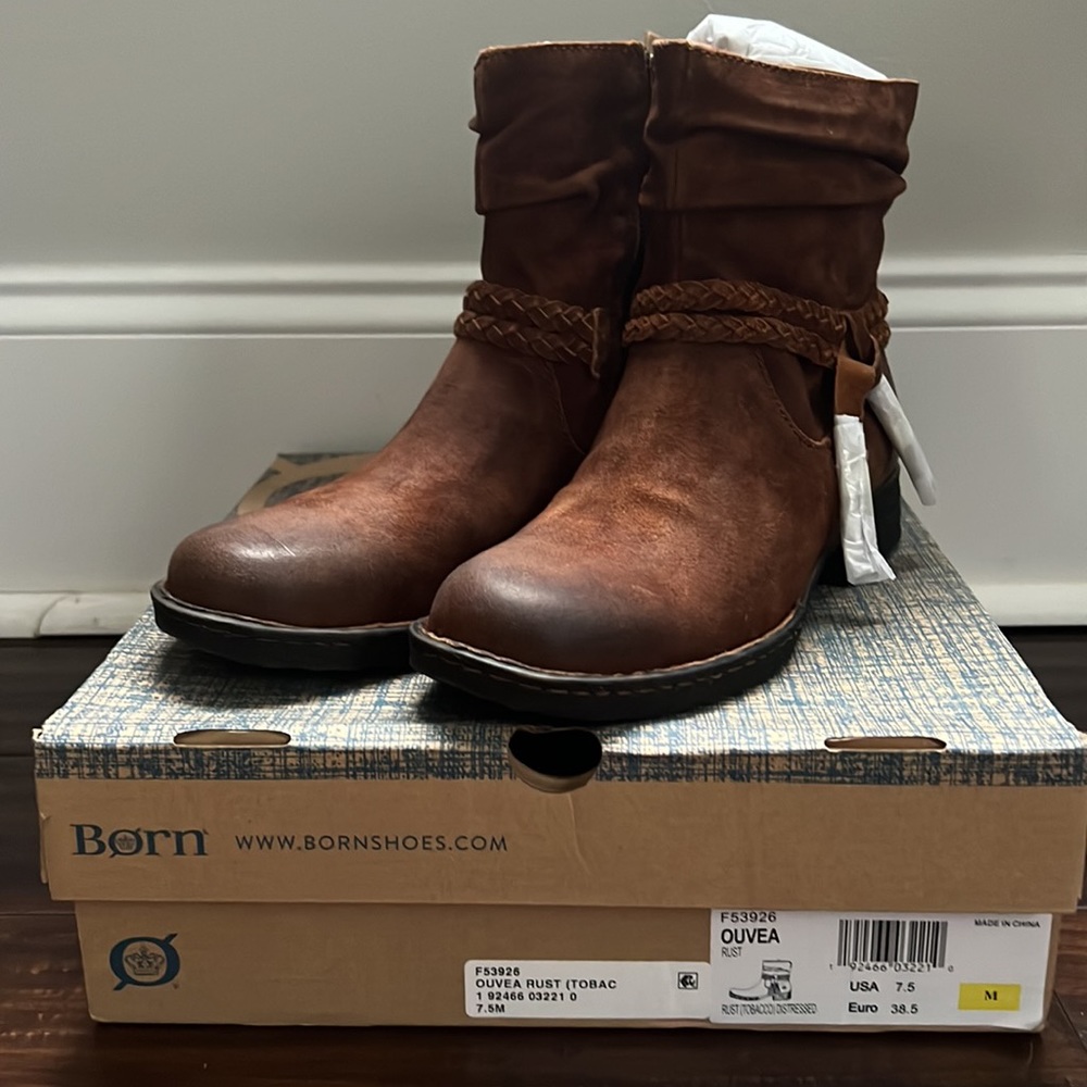 BØRN Distressed Boots Booties Rust Tobacco 7.5 NEW